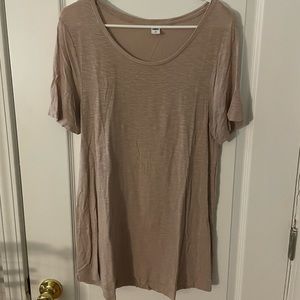 Old Navy Women’s Short Sleeve Shirt. Size M